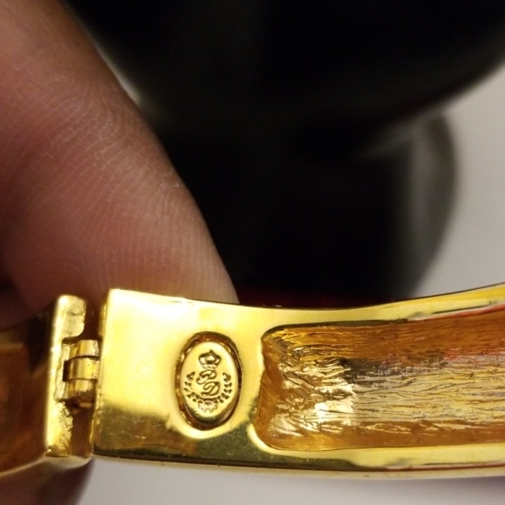 𝅺🎉Premier Designs gold bracelet with crystals - Picture 7 of 8